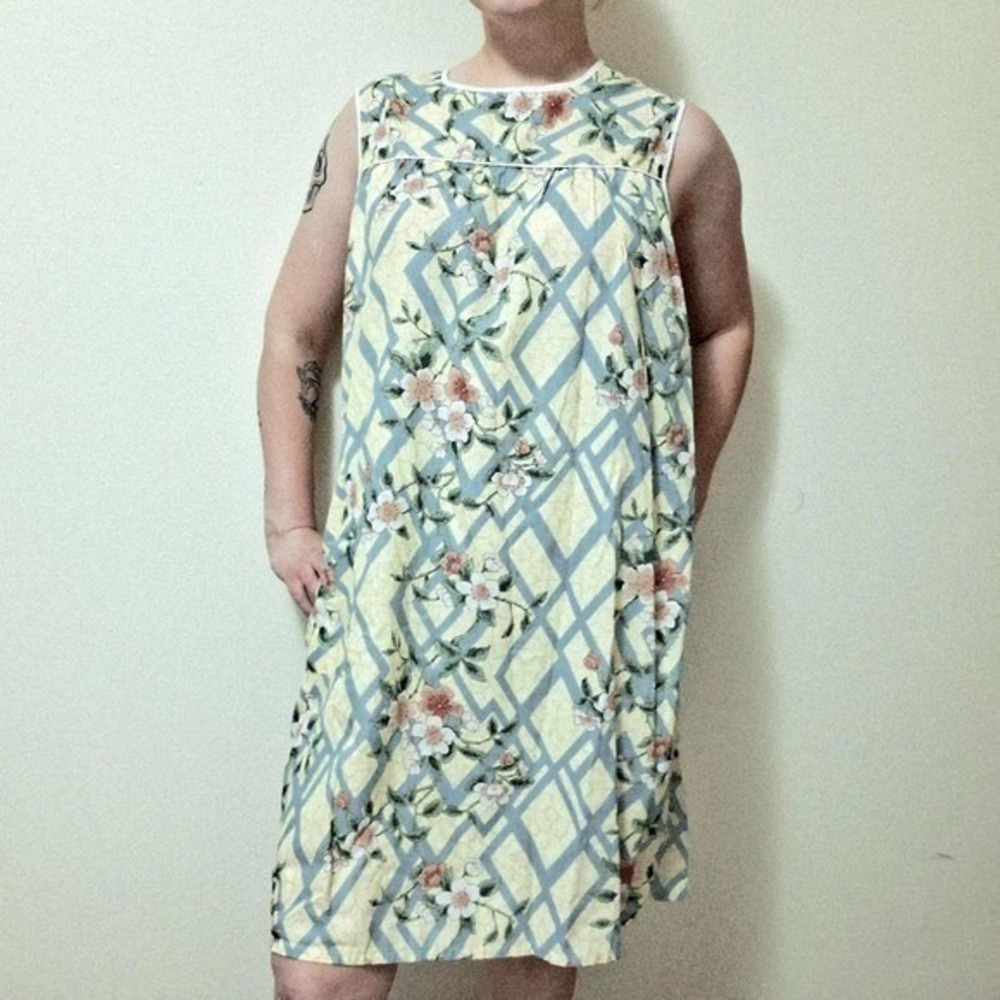 Vintage 70s Floral Sleeveless Shift House Dress Pocket L